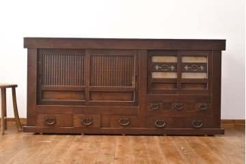 和製アンティーク　明治期　前面ヒノキ材　使い勝手の良い薄型!　近江箪笥の水屋サイドボード(収納棚、キャビネット)(R-049898)