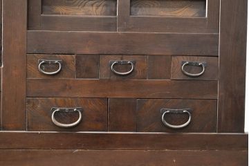 和製アンティーク　明治期　前面ヒノキ材　使い勝手の良い薄型!　近江箪笥の水屋サイドボード(収納棚、キャビネット)(R-049898)