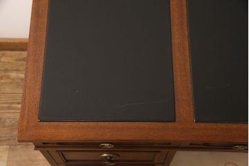 中古　DREXEL HERITAGE(ドレクセルヘリテイジ)　Triune(トライユン)　レザートップが格好いいマホガニー材製のデスク(両袖机、在宅ワーク、在宅用ワークデスク)(定価約75万円)(R-049901)