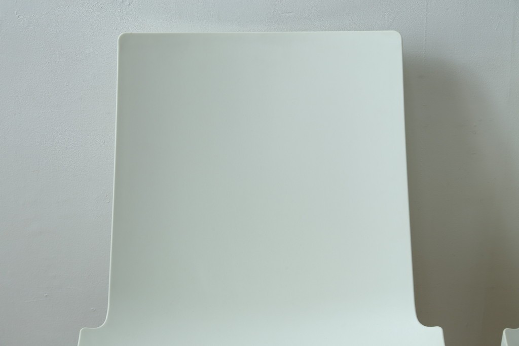 中古　オカムラ(OKAMURA)取り扱い　ウィスナーハーガー(wiesner hager)　スタッキングチェア2脚セット　定価約10万円　(R-049902)