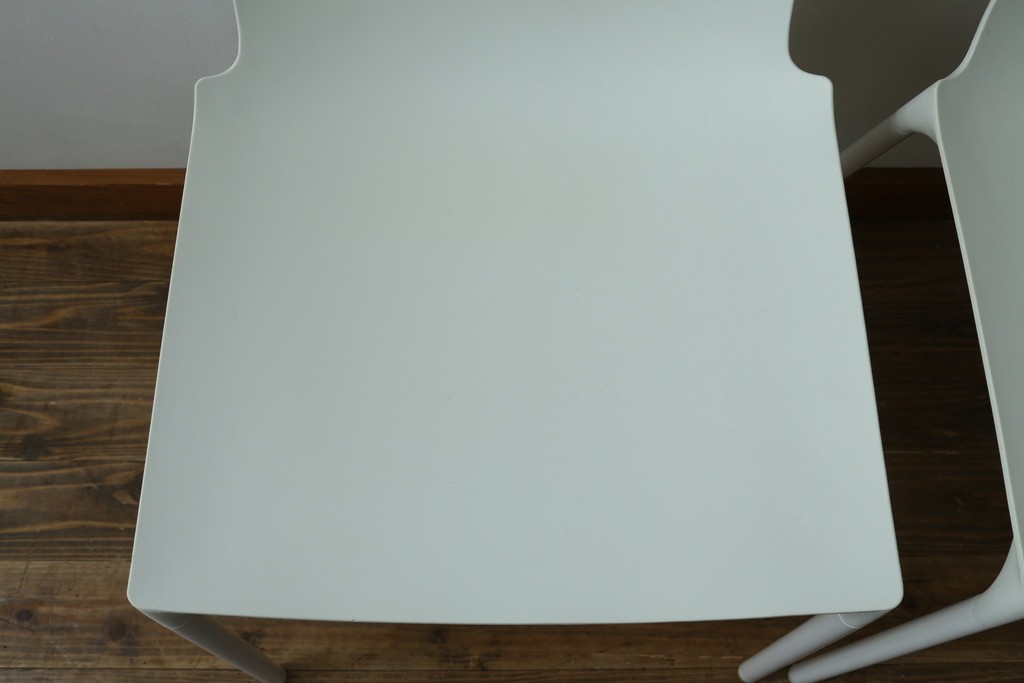 中古　オカムラ(OKAMURA)取り扱い　ウィスナーハーガー(wiesner hager)　スタッキングチェア2脚セット　定価約10万円　(R-049902)