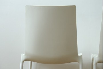 中古　オカムラ(OKAMURA)取り扱い　ウィスナーハーガー(wiesner hager)　スタッキングチェア2脚セット　定価約10万円　(R-049902)