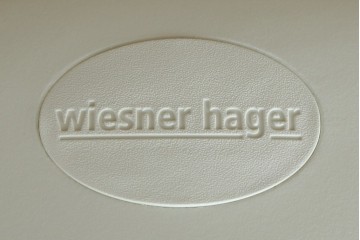 中古　オカムラ(OKAMURA)取り扱い　ウィスナーハーガー(wiesner hager)　スタッキングチェア2脚セット　定価約10万円　(R-049902)