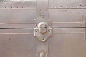 和製アンティーク　昭和中期　インダストリアルな雰囲気漂うアルミ製トランク(船トランク、収納、ディスプレイ)(R-049903)