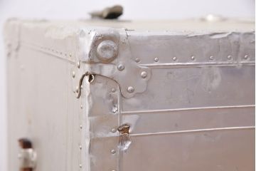 和製アンティーク　昭和中期　インダストリアルな雰囲気漂うアルミ製トランク(船トランク、収納、ディスプレイ)(R-049903)