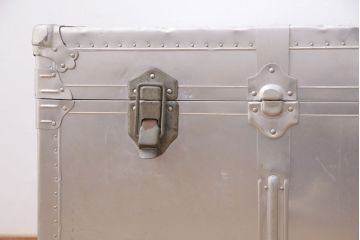 和製アンティーク　昭和中期　インダストリアルな雰囲気漂うアルミ製トランク(船トランク、収納、ディスプレイ)(R-049904)