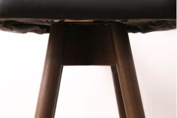 中古　海外ビンテージ　アメリカヴィンテージ　メンズライクなデザインが格好良い回転チェア(カウンタースツール、ハイスツール、ハイチェア、合皮)(R-049906)