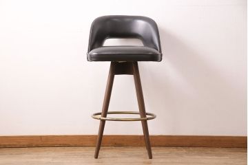 中古　海外ビンテージ　アメリカヴィンテージ　メンズライクなデザインが格好良い回転チェア(カウンタースツール、ハイスツール、ハイチェア、合皮)(R-049907)