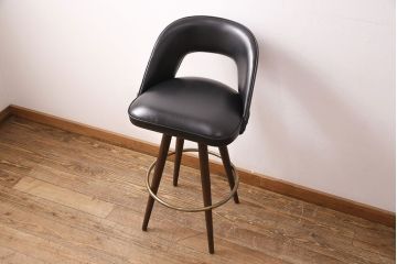 中古　海外ビンテージ　アメリカヴィンテージ　メンズライクなデザインが格好良い回転チェア(カウンタースツール、ハイスツール、ハイチェア、合皮)(R-049907)