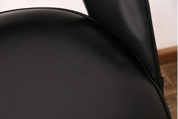 中古　海外ビンテージ　アメリカヴィンテージ　メンズライクなデザインが格好良い回転チェア(カウンタースツール、ハイスツール、ハイチェア、合皮)(R-049907)