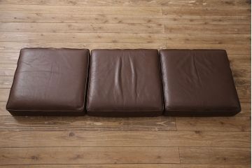 美品　ビンテージ　モビリア　チェスターフィールド風の本革製ソファ(三人掛けソファ、3Pソファ、ヴィンテージ)(R-049908)