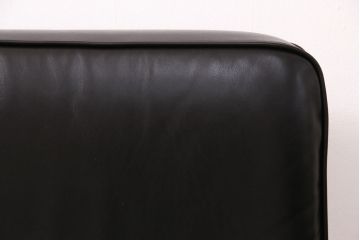 希少!　アメリカ製　emeco(エメコ)　本革とアルミフレームのクールなソファ(3人掛けソファ、3Pソファ)(R-049909)