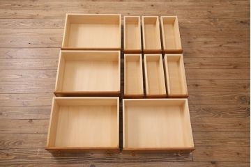 中古　美品　横浜クラシック家具　ダニエル(daniel)　引き出し10杯が嬉しい!木の温もり溢れるチェスト(引き出し、整理タンス)(R-049912)