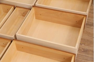 中古　美品　横浜クラシック家具　ダニエル(daniel)　引き出し10杯が嬉しい!木の温もり溢れるチェスト(引き出し、整理タンス)(R-049912)