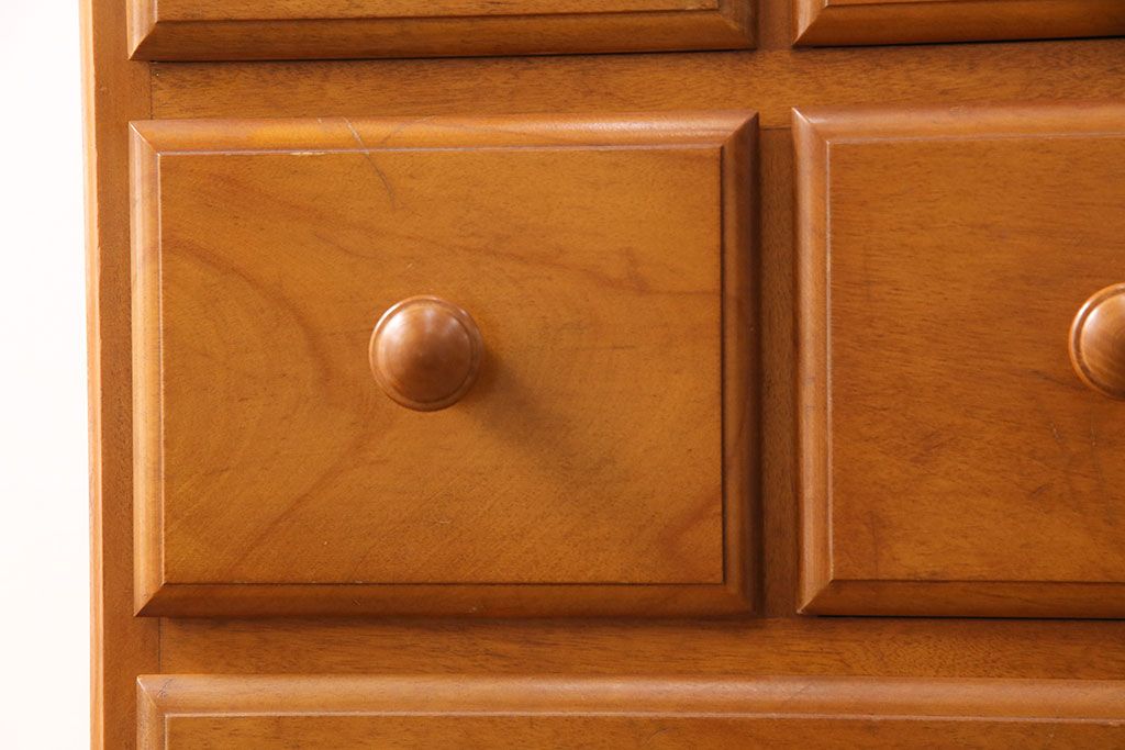 中古　美品　横浜クラシック家具　ダニエル(daniel)　引き出し10杯が嬉しい!木の温もり溢れるチェスト(引き出し、整理タンス)(R-049912)