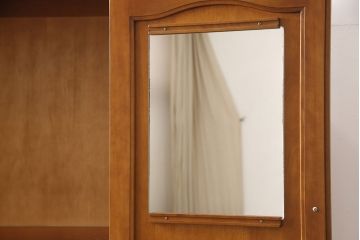 中古　美品　横浜ダニエル(daniel)　アーリーアメリカン　温かみのある雰囲気と気品ある佇まいが魅力のワードローブ(横浜クラシック家具、洋服タンス、衣装タンス)(定価115万円)(R-049918)