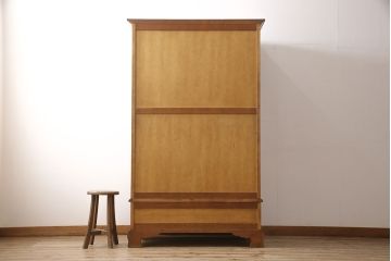 中古　美品　横浜ダニエル(daniel)　アーリーアメリカン　温かみのある雰囲気と気品ある佇まいが魅力のワードローブ(横浜クラシック家具、洋服タンス、衣装タンス)(定価115万円)(R-049918)