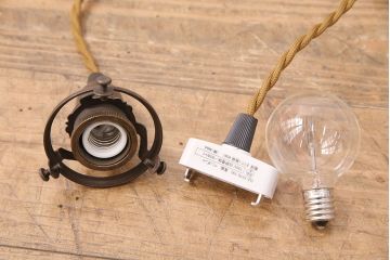 アンティーク照明　昭和初期　レトロな空間づくりにおすすめ!平笠シェードの吊り下げ照明(ペンダントライト、天井照明、電笠)(R-049921)