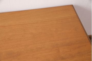 中古　横浜クラシック家具　ダニエル(Daniel)　クラシカルな佇まいが魅力の片袖机(定価約55万円)(R-049929)