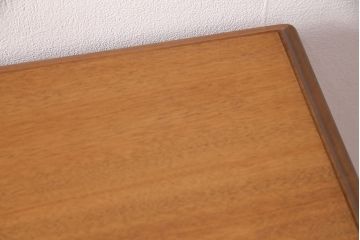 中古　横浜クラシック家具　ダニエル(Daniel)　クラシカルな佇まいが魅力の片袖机(定価約55万円)(R-049929)
