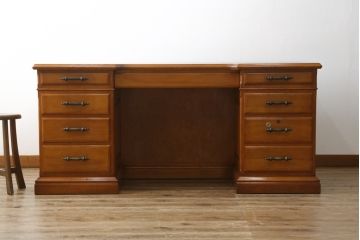 中古　横浜クラシック家具　ダニエル(daniel)　高級感と貫禄を感じさせる両袖机(定価約150万円)(プレジデントデスク、ワークデスク、在宅ワーク、在宅用)(R-049930)