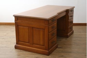 中古　横浜クラシック家具　ダニエル(daniel)　高級感と貫禄を感じさせる両袖机(定価約150万円)(プレジデントデスク、ワークデスク、在宅ワーク、在宅用)(R-049930)