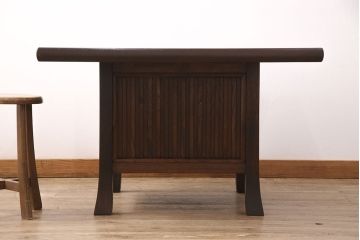 中古　九州民芸家具　ケヤキ材　和モダンな空間づくりにおすすめの囲炉裏テーブル(ダイニングテーブル、木製火鉢)(R-049931)