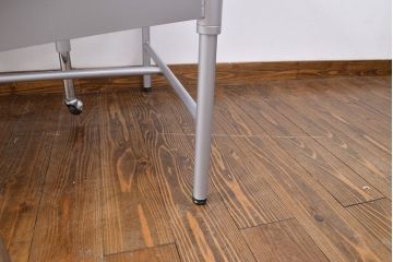 見た目のユニークさと機能性を兼ね備えた格納スツール6脚付きテーブル(6人用ダイニングテーブル、作業台)(R-049933)