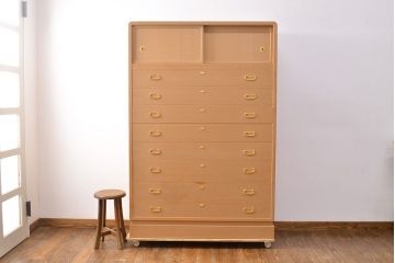 中古　広島・府中家具　松創　木匠多々納邦男作　しっとりとした気品を漂わせる桐箪笥(胴厚・柾目)(衣装箪笥、和タンス、収納箪笥、桐たんす)(定価約150万円)(R-049938)