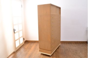 中古　広島・府中家具　松創　木匠多々納邦男作　しっとりとした気品を漂わせる桐箪笥(胴厚・柾目)(衣装箪笥、和タンス、収納箪笥、桐たんす)(定価約150万円)(R-049938)