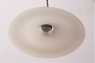 アンティーク照明　和製アンティーク　どこか懐かしさが漂う平笠シェードのペンダントライト2個セット(R-049951)