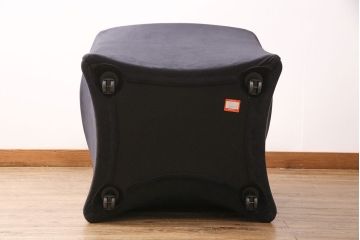 中古　展示品　美品　Cassina(カッシーナ)　684 PICCOLA TENTAZIONE(ピッコラテンタツィオーネ)　ラウンジアームチェア(定価約40万円)(アームソファ、一人掛けソファ、1P)(R-049955)