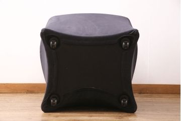 中古　展示品　美品　Cassina(カッシーナ)　684 PICCOLA TENTAZIONE(ピッコラテンタツィオーネ)　ラウンジアームチェア(定価約40万円)(アームソファ、一人掛けソファ、1P)(R-049956)