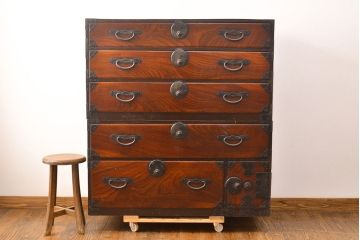 和製アンティーク　大正初期　前面ケヤキ材　五丁引き!　流れるような杢目と漆の美しさを堪能できる二本松箪笥(収納箪笥、衣装箪笥、時代箪笥)(R-049961)