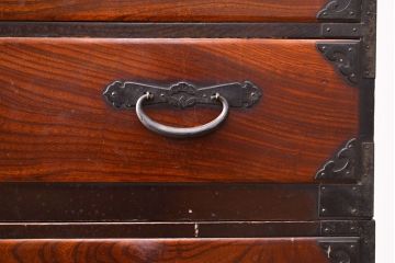 和製アンティーク　大正初期　前面ケヤキ材　五丁引き!　流れるような杢目と漆の美しさを堪能できる二本松箪笥(収納箪笥、衣装箪笥、時代箪笥)(R-049961)