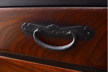 和製アンティーク　大正初期　前面ケヤキ材　五丁引き!　流れるような杢目と漆の美しさを堪能できる二本松箪笥(収納箪笥、衣装箪笥、時代箪笥)(R-049961)