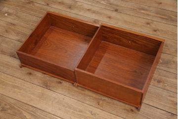 中古　高級家具　トレー付き　温かな雰囲気を醸しだすカリン材製のキッチンワゴン(キャビネット、サイドテーブル、トロリー、花梨材)(R-049962)