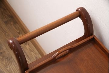 中古　高級家具　トレー付き　温かな雰囲気を醸しだすカリン材製のキッチンワゴン(キャビネット、サイドテーブル、トロリー、花梨材)(R-049962)