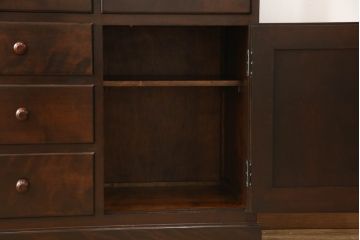 中古　美品　松本民芸家具　収納力たっぷりの高級感漂うD型食器棚(カップボード、飾り棚、収納棚、本箱)(R-049963)