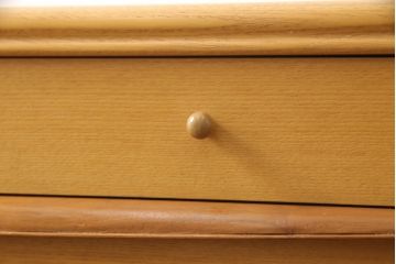 中古　美品　国産高級家具　森のしらべ　タモ材　曲線的な優美なつくりが魅力のワイドチェスト(定価約38万円)(R-049965)
