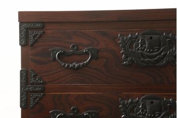 中古　美品　岩谷堂箪笥　力強い木目が魅力の衣装箪笥(整理箪笥、和タンス、引き出し、チェスト)(R-049967)