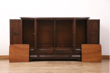 中古　美品　北海道民芸家具　和洋どちらにも取り入れやすい、落ち着いた雰囲気が魅力のサイドボード(キャビネット、収納棚、食器棚)(R-049968)
