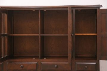 中古　美品　北海道民芸家具　和洋どちらにも取り入れやすい、落ち着いた雰囲気が魅力のサイドボード(キャビネット、収納棚、食器棚)(R-049968)