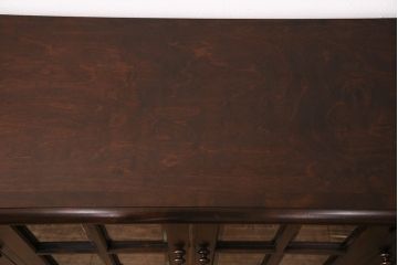 中古　美品　北海道民芸家具　和洋どちらにも取り入れやすい、落ち着いた雰囲気が魅力のサイドボード(キャビネット、収納棚、食器棚)(R-049968)
