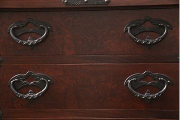 中古　岩谷堂箪笥　桜木家具店作　伝統車付きタンス　豪華な金具と重厚な佇まいが魅力の車箪笥(和箪笥、引き出し)(R-049971)