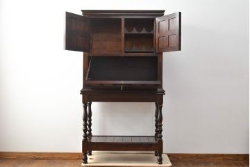 中古　美品　松本民芸家具　コレクションにもおすすめ!クラシックな雰囲気が格好いいS.P型ワインボード(ワインラック、収納棚、戸棚、キャビネット、SP型)(定価約99万円)(R-049972)