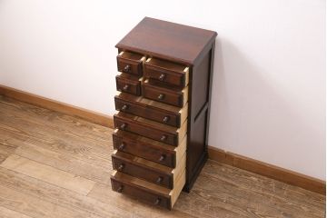 中古　北海道民芸家具　落ち着きある大人の空間づくりにおすすめの縦型チェスト(小引き出し、小タンス、引き出し)(R-049973)
