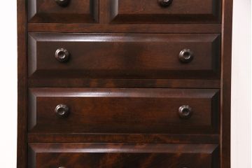 中古　北海道民芸家具　落ち着きある大人の空間づくりにおすすめの縦型チェスト(小引き出し、小タンス、引き出し)(R-049973)