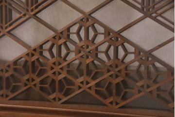 アンティーク建具　両面ガラス　麻の葉・胡麻・桜亀甲の3種の組子が見事な組子欄間(明り取り、明かり取り)(R-049979)