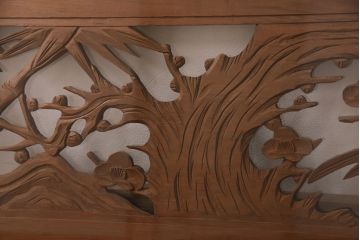 アンティーク建具　両面ガラス入り　竹と梅の彫りが和の風情を感じさせる欄間(明り取り、明かり取り)(R-049982)